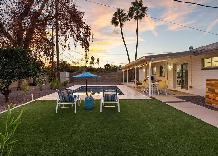 Holiday home Shangri La - Boho Chic With Patio Pool & Grille Phoenix