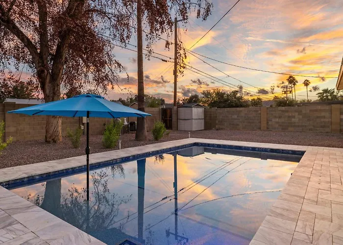 Holiday home Shangri La - Boho Chic With Patio Pool & Grille *