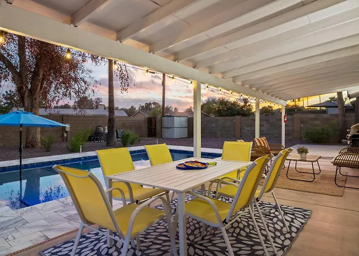 Shangri La - Boho Chic With Patio Pool & Grille Phoenix